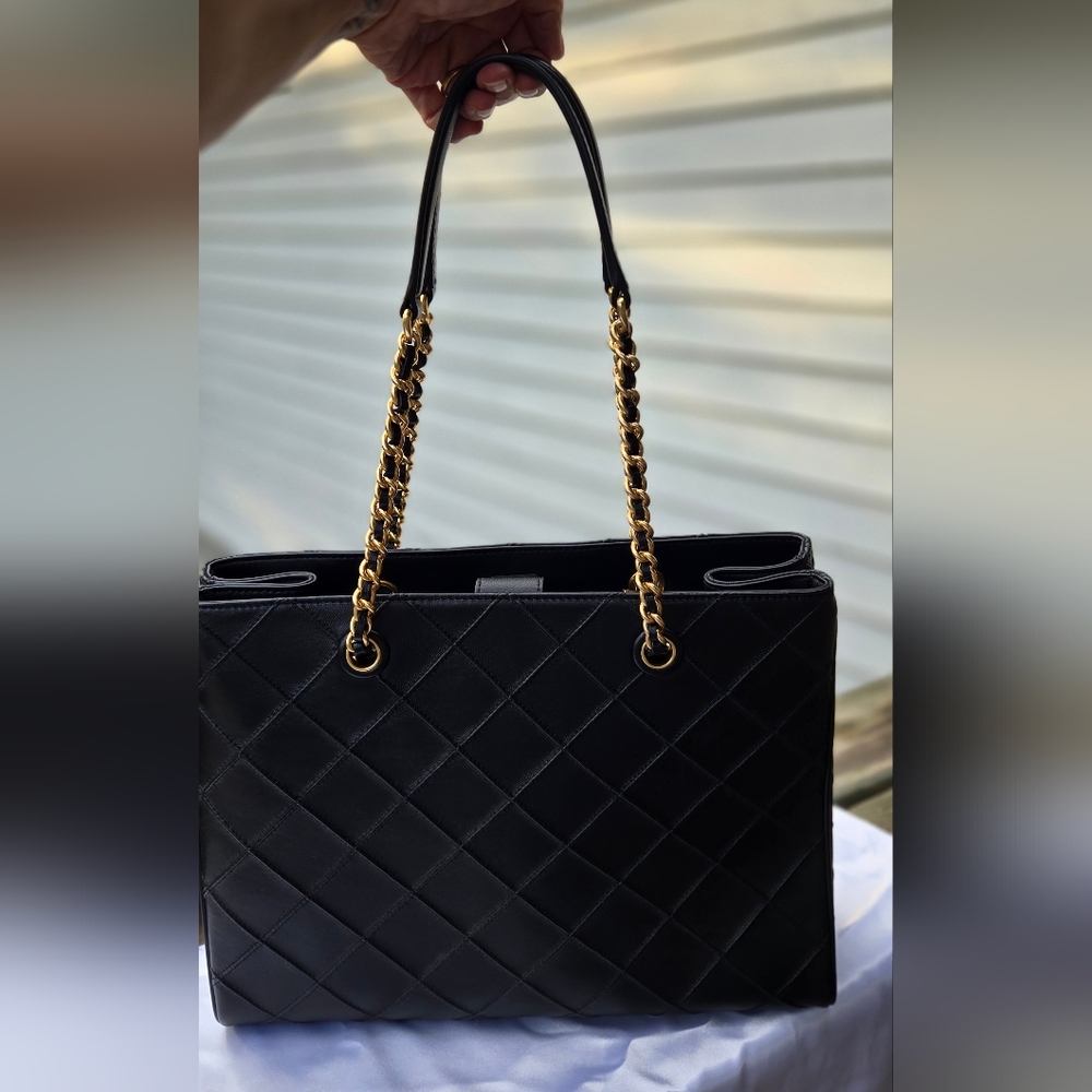 EUC Tory Burch Fleming Soft Chain Tote - Picture 3 of 16